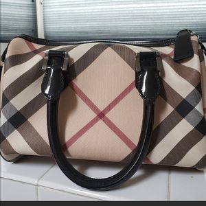 Aunthentic Burberry Small Purse